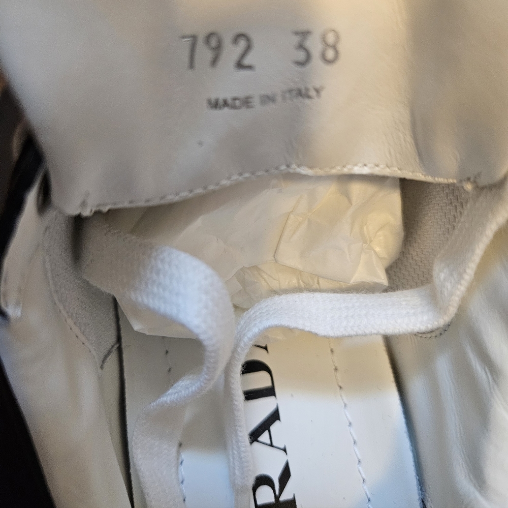 PRADA Women’s ‘Downtown’ Logo Leather Sneakers Black & White Size 38 - Picture 10 of 10